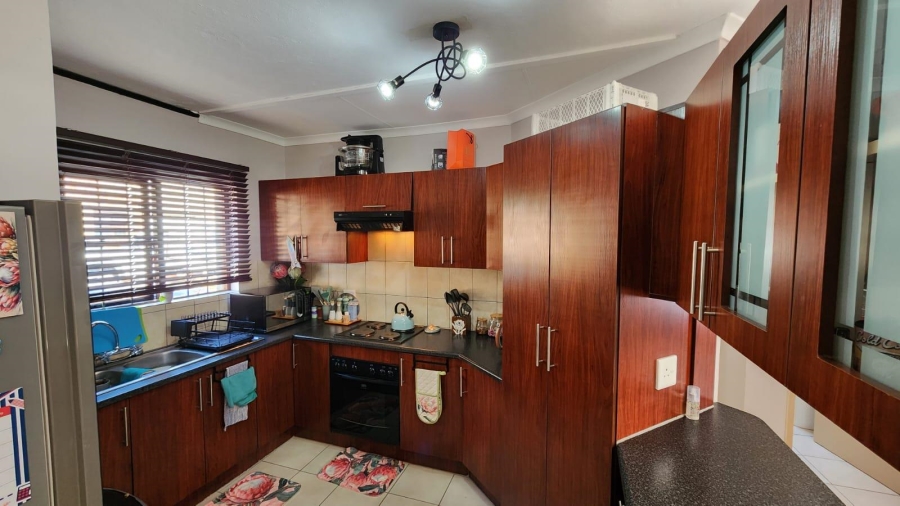 To Let 3 Bedroom Property for Rent in Cashan North West